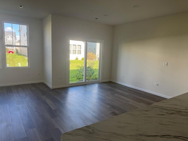 Building Photo - 5928 Hawkweed Dr