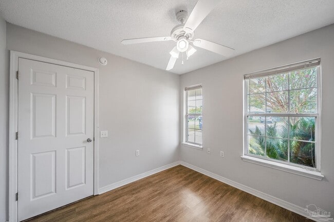 Building Photo - 4014 Glenway Dr