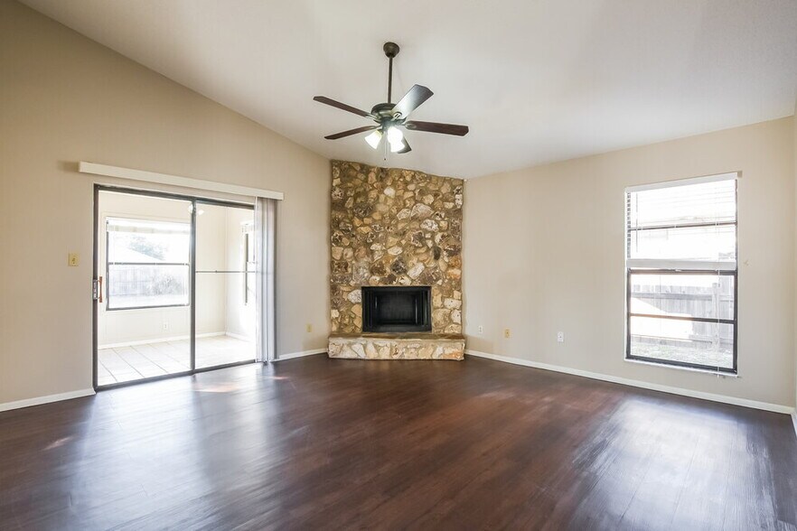 Building Photo - 1332 Andes Dr