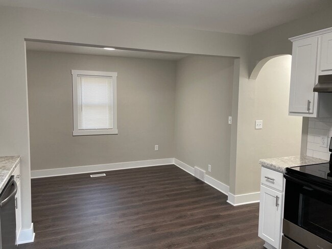 Building Photo - 1878 Sequoia St