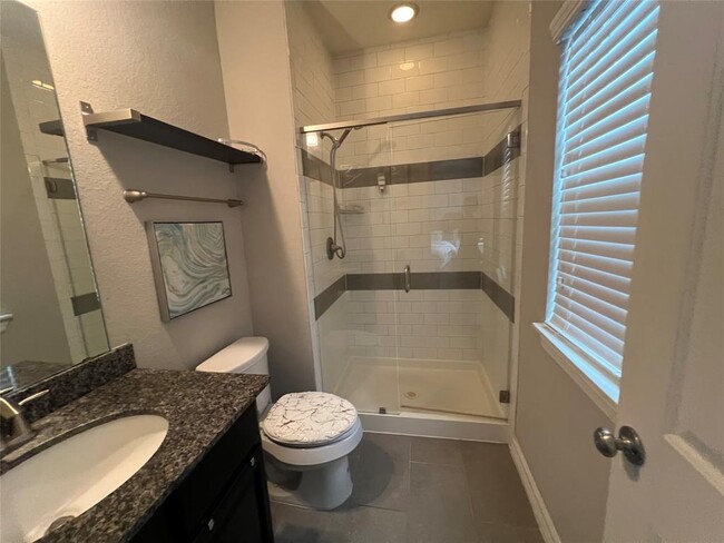 Building Photo - 12279 Oxford Cres Cir