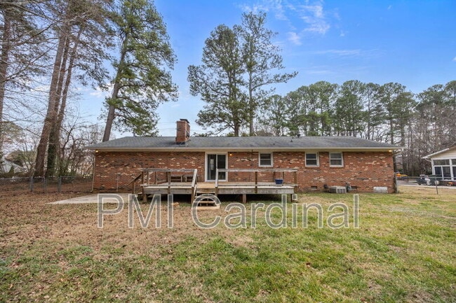 Building Photo - 2616 Redbud Dr