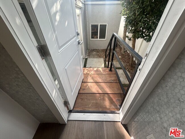 Building Photo - 6134 Fair Ave