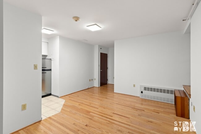 Building Photo - 8-10 Clark Street