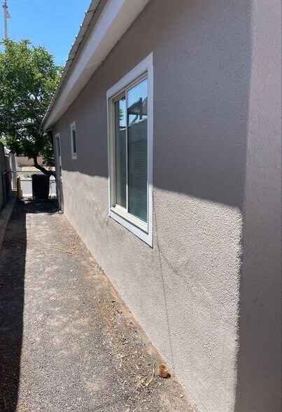 Building Photo - 711 Avenida Cesar Chavez SE