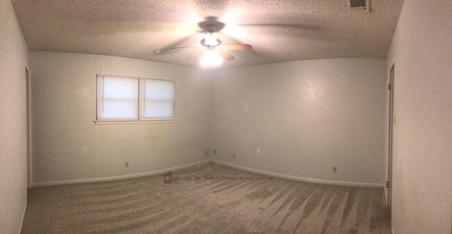 Building Photo - 1803 Fairway Dr