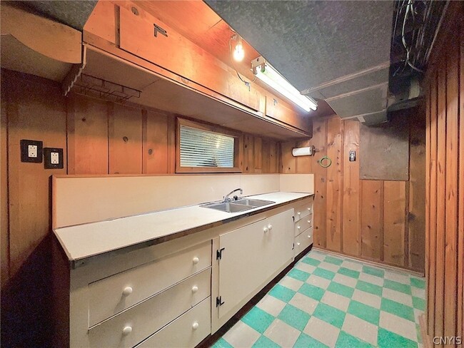 Building Photo - 4055 Bristol Rd