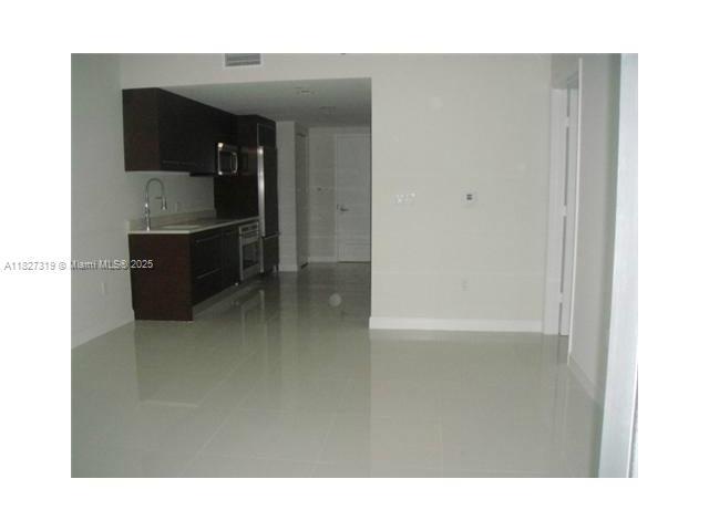 Building Photo - 495 Brickell Ave