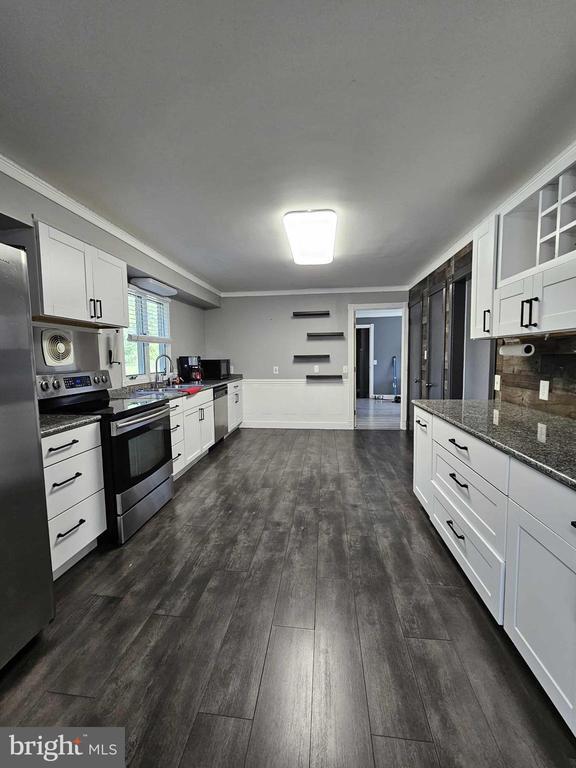 Building Photo - 8681 Mar Lynn Dr