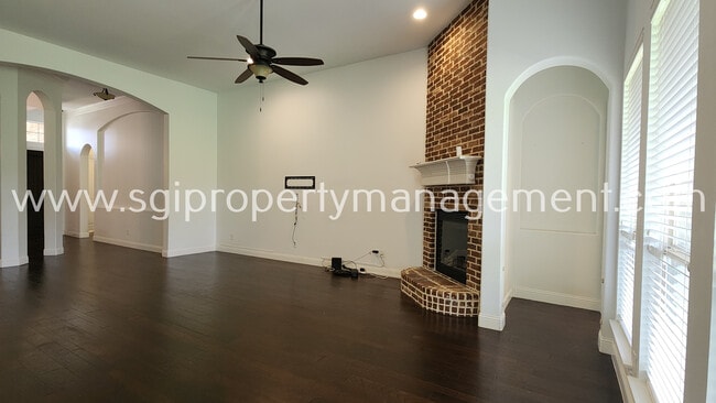 Building Photo - 406 Running Bear Ct