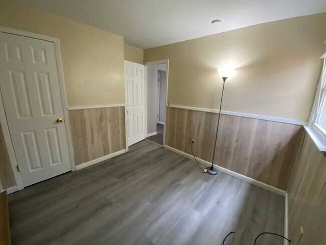 Bedroom 2 with small closet - 70 West St