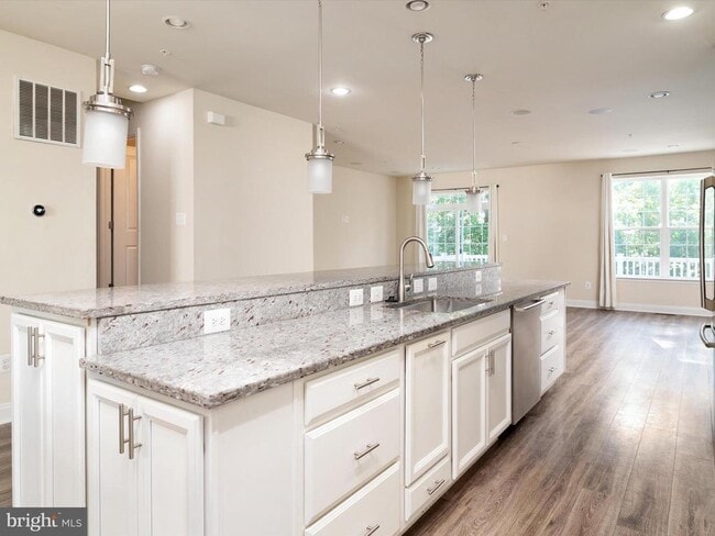 Building Photo - 1221 Orchid Rd