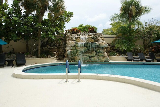 Building Photo - 2480 Presidential Way