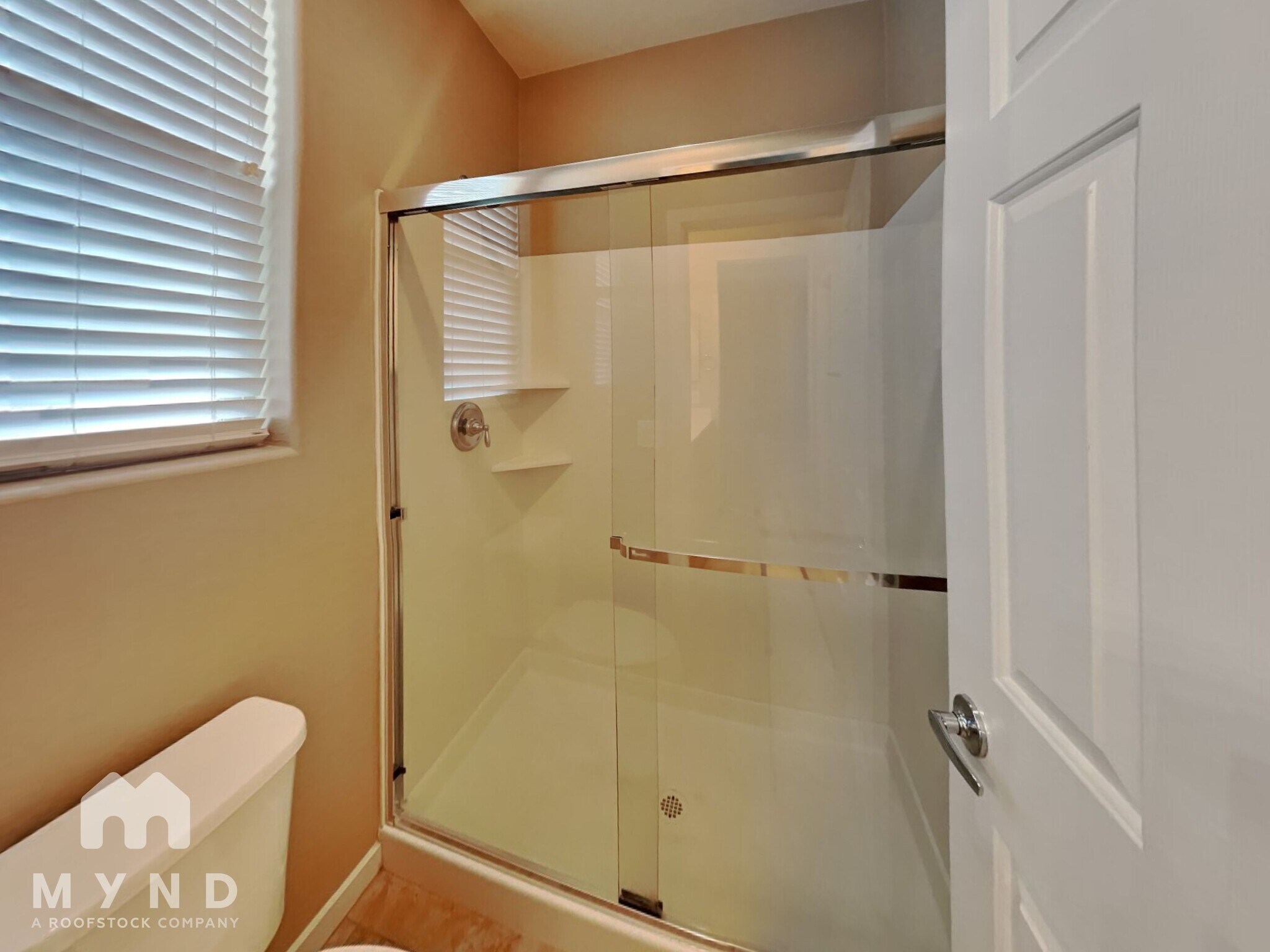 Building Photo - 2816 E Russell St