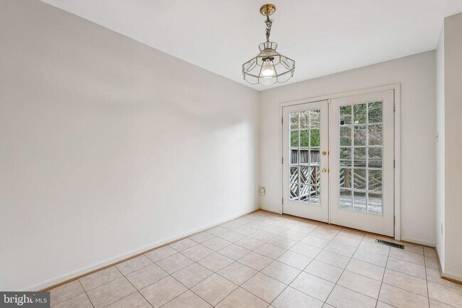 Building Photo - 15831 Glacier Ct