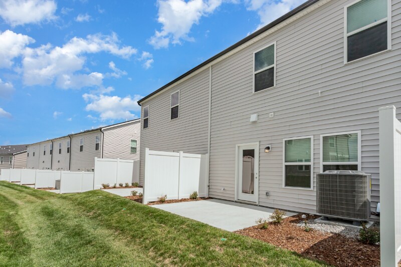 Building Photo - 1718 Tahoma Dr