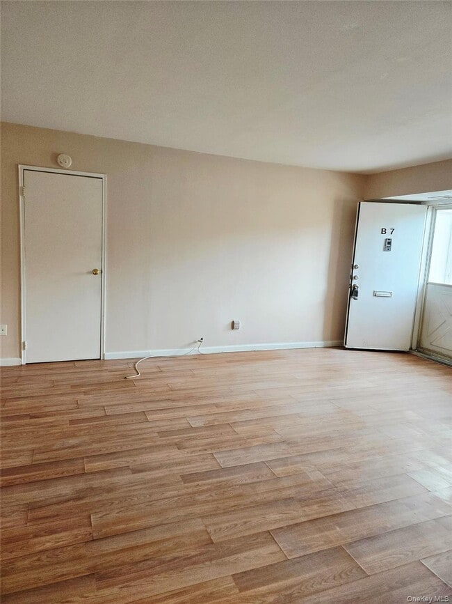 Building Photo - 7 Boulder Ct