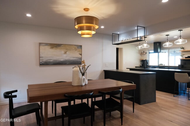 Building Photo - 9001 Lait Dr