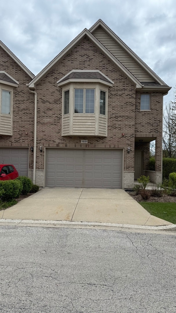 Building Photo - 1521 Stonegate Manor