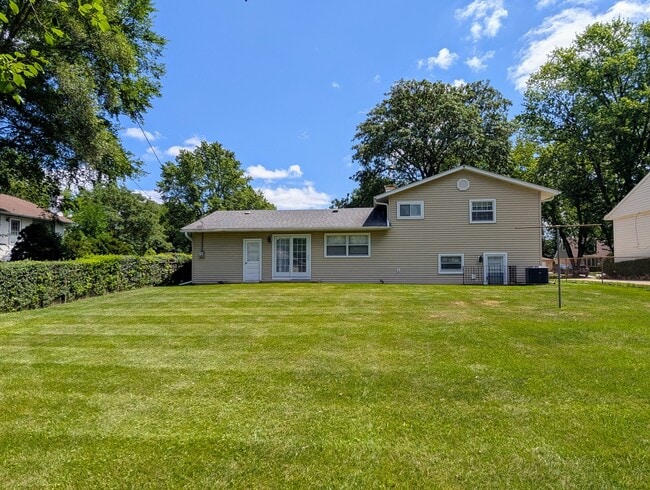 Building Photo - 476 Raupp Blvd