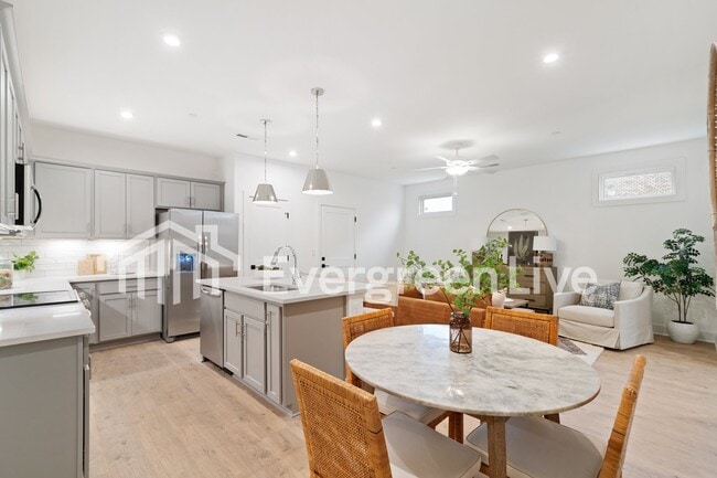 Building Photo - 129 Leggo Ave