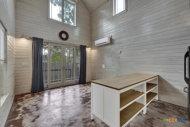 Building Photo - 1091 Mulberry Ave