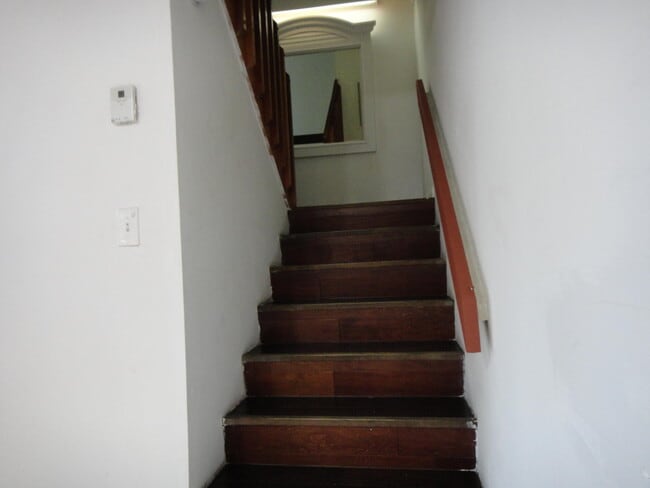 Building Photo - 3679 Victoria Dr