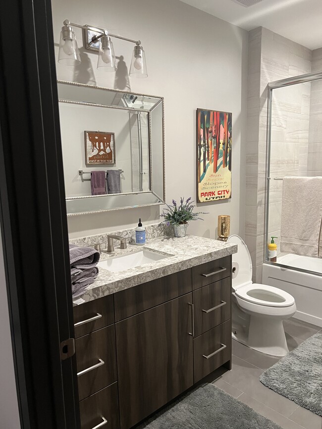 Building Photo - 5144 N Lauralwood St