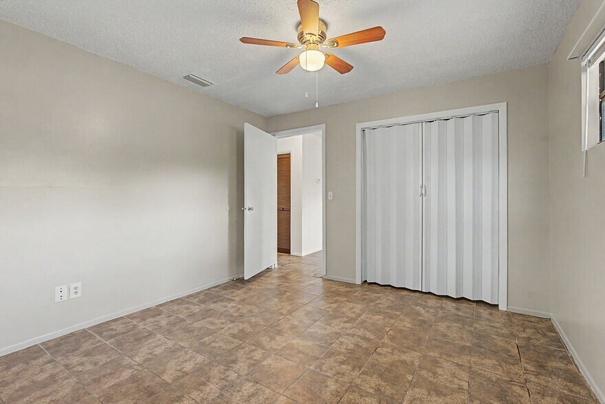 Building Photo - 3080 S Clematis Way