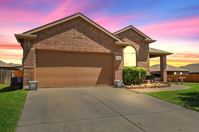 Primary Photo - 5129 Meadow Ln