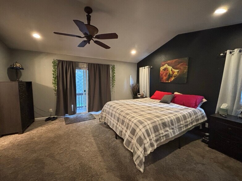 Building Photo - 5681 Manx Rd