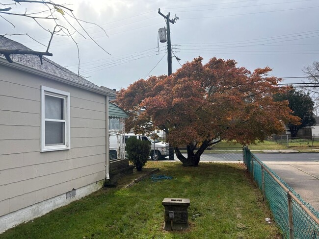 Building Photo - 611 N Michigan Ave