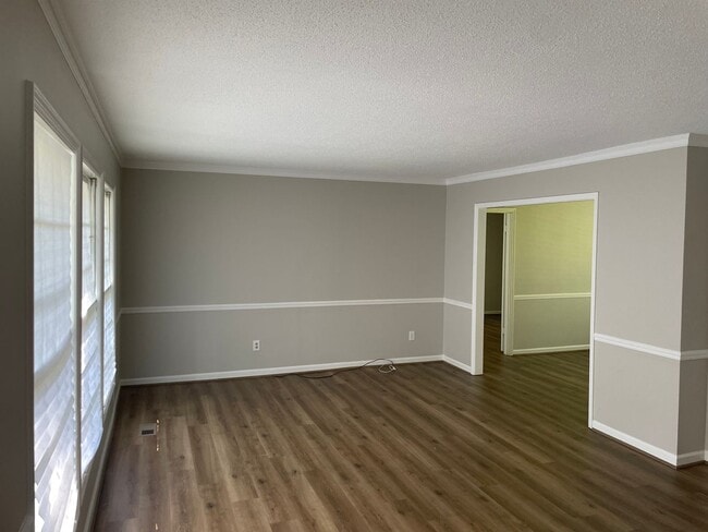 Building Photo - For Rent