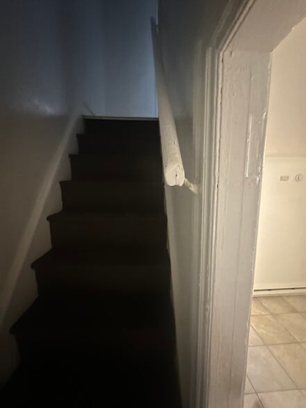 Building Photo - 636 Ridge Ave