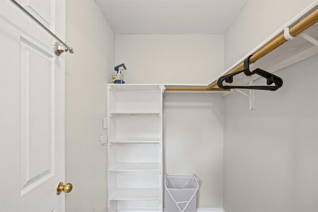 Building Photo - 5006 Acorn Grove Ct