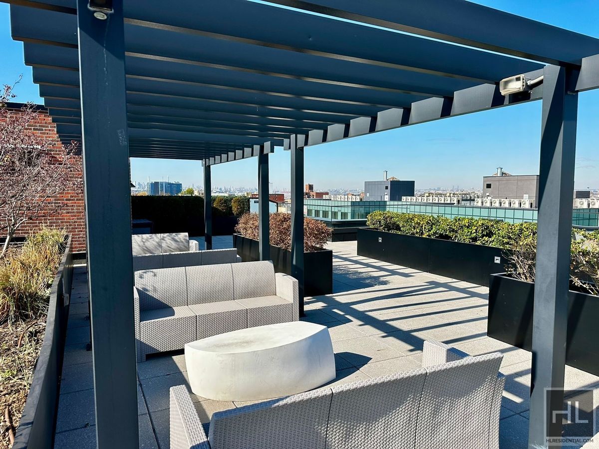 Building Photo - NORTHERN BOULEVARD