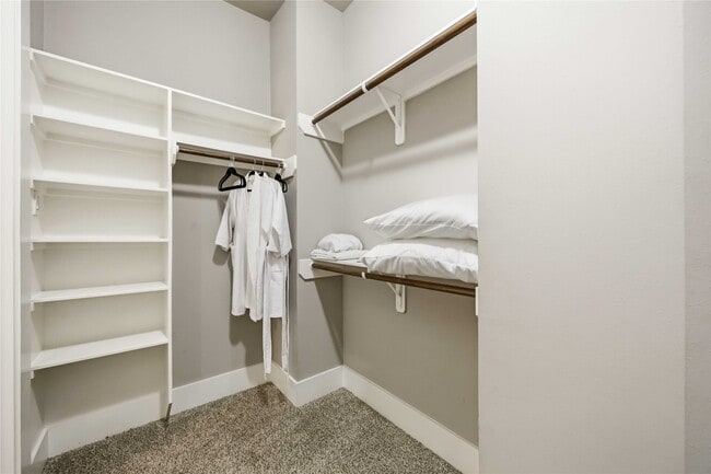 Building Photo - 1006 Enid St