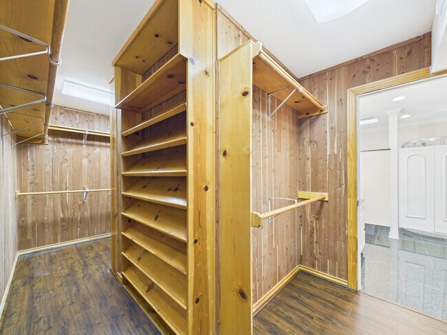 Building Photo - 7608 Del Monte Dr