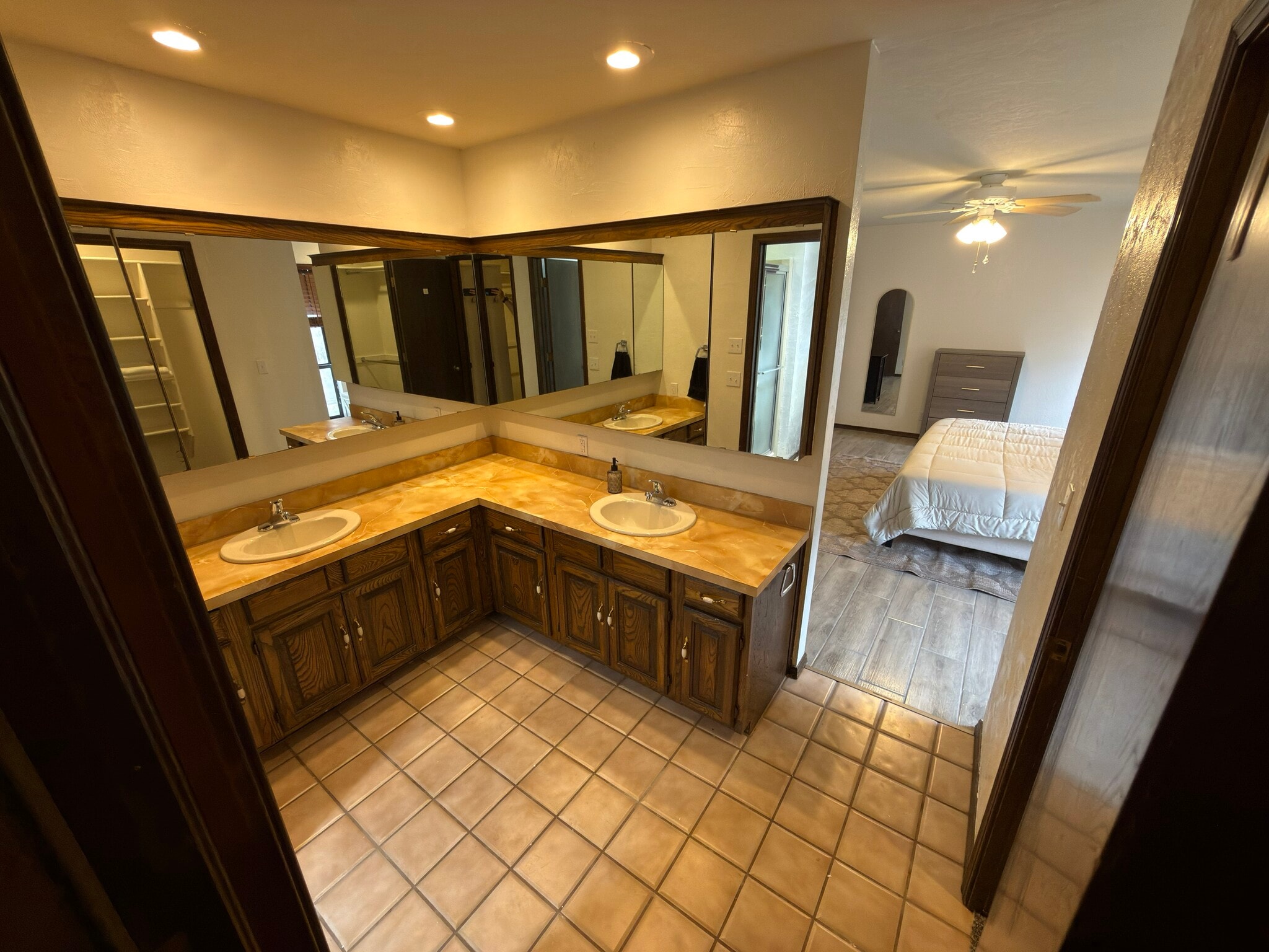 Master Bathroom - 2105 Appomattox