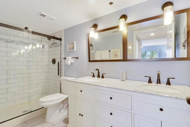 Building Photo - 275 Palm Ave