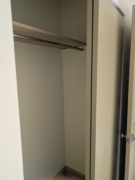 Building Photo - 634 Constant Dr