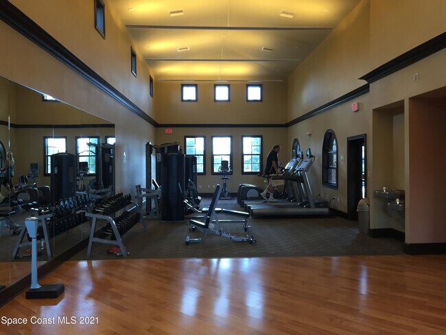 Building Photo - 755 Ventura Dr