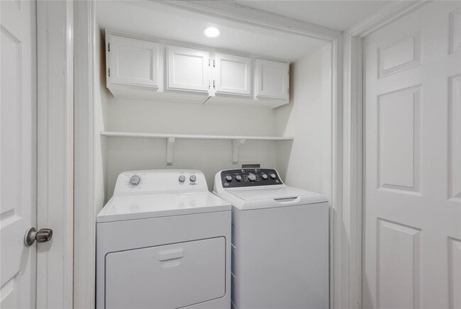 Building Photo - 195 World of Tennis Sq