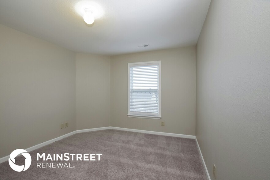 Building Photo - 309 Zander Woods Ct