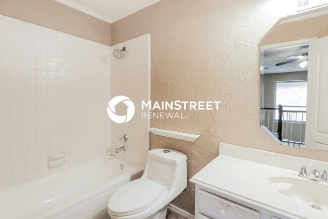 Building Photo - 3 Bedroom Pet-Friendly Home in Duncanville, TX with Main Street Renewal