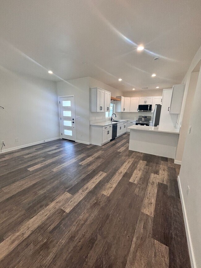 Building Photo - NEW CONSTRUCTION! 3 BED/2 BATH RESIDENCE A...