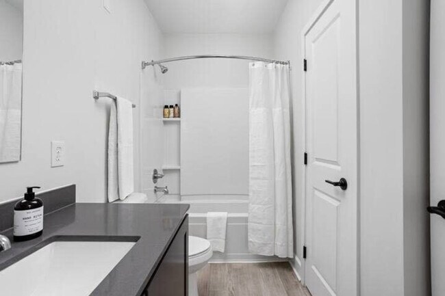 Building Photo - 5858 N College Ave