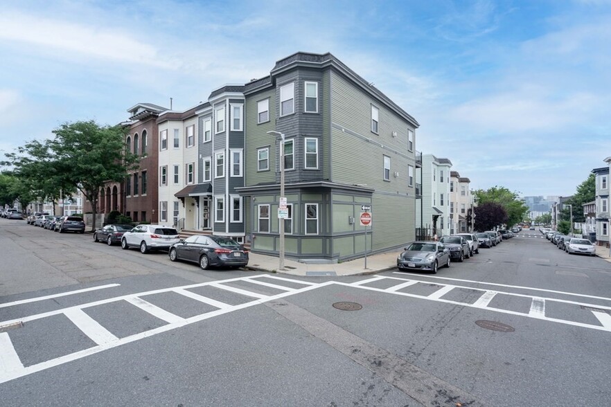 Building Photo - 496 E 3rd St