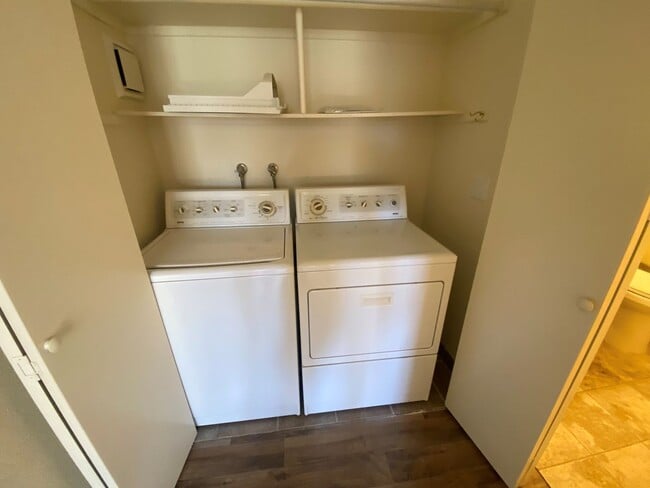 Building Photo - Leisure Village