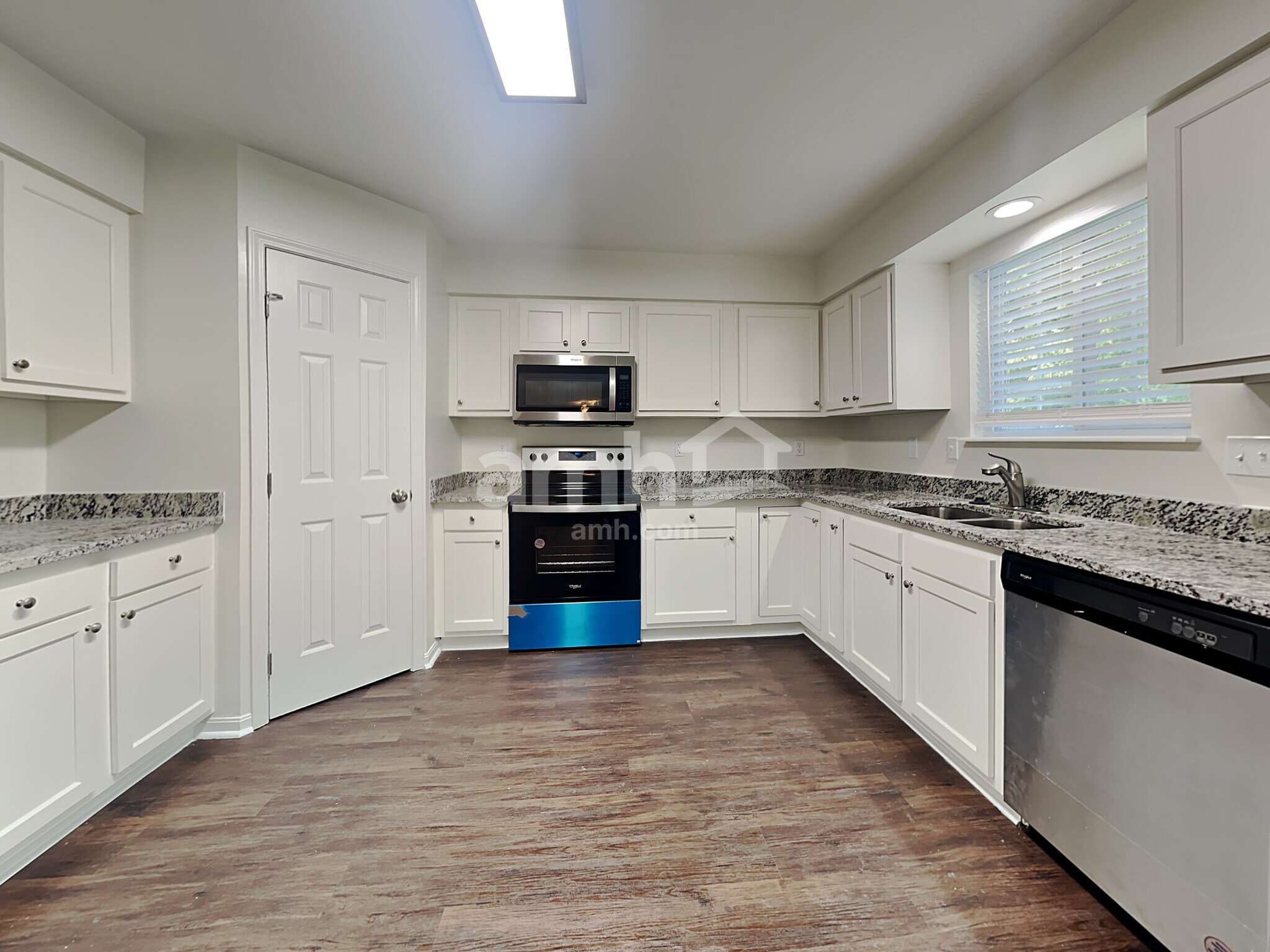 Building Photo - 628 Buckshire Glen